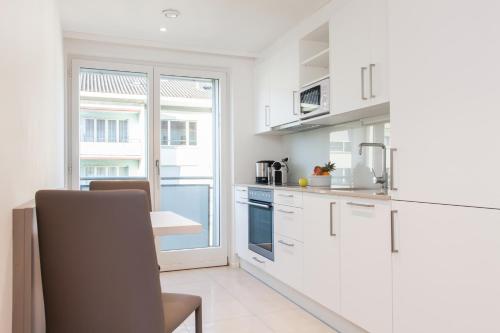 Kitchen, City Stay Furnished Apartments - Lindenstrasse near Parkanlage Zuerihorn
