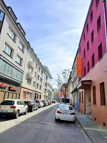 Andefu Hotel am Kantpark in Duisburg, Deutschland