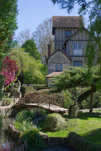 Зовнішній вигляд готелю, Le Moulin des Chennevières l Giverny (Le Moulin des Chennevieres l Giverny) in Жіверні