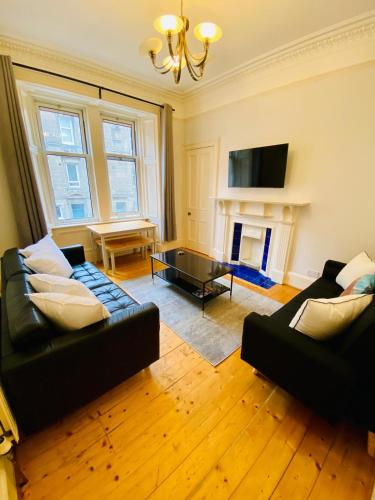 Roseburn Place Apartment with 2 Spacious Double bedrooms – khách sạn tại West End