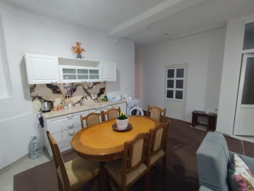 White Apartment in พริซเซ่น