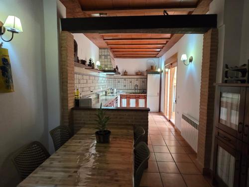 La Moreneta in Casas de Fernando Alonso