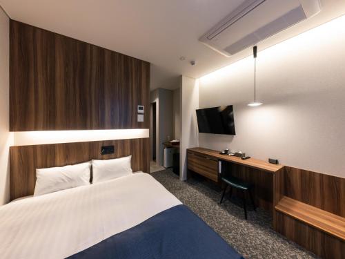 room detail thumbnail 1