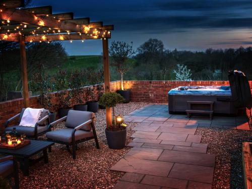 Peak District Hot Tub Retreat near Chatsworth gîte à louer Tibshelf