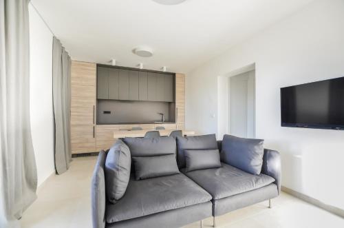 Apartment with Garden View