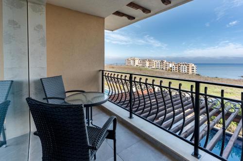 Балкон, Luxury 3 bedroom villa with Private pool, jacuzzi and sea view in Лозенец