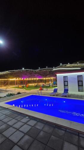 منتجع حتا الضخم - Hatta Mega Resort in Sinadil