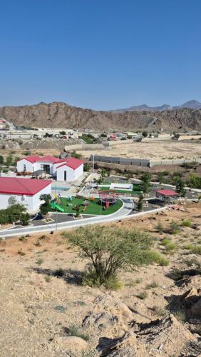 منتجع حتا الضخم - Hatta Mega Resort in Sinadil