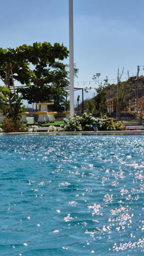 منتجع حتا الضخم - Hatta Mega Resort in Sinadil