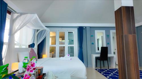 room detail thumbnail 1