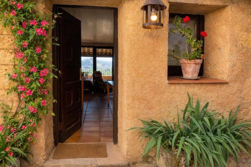 Bejárat, Loft con chimenea y terraza con vistas - Cal Caterino in Montsonis