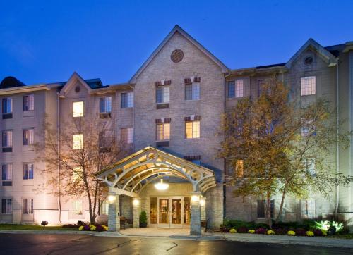 Exterior view, Staybridge Suites Chicago-Oakbrook Terrace By IHG in Villa Park (IL)