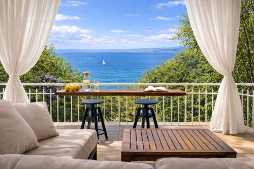 Grand Seaview Retreat - walk to the beach – khách sạn tại Agia Triada