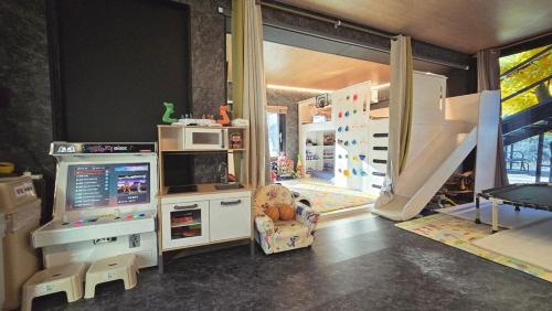 room detail thumbnail 0