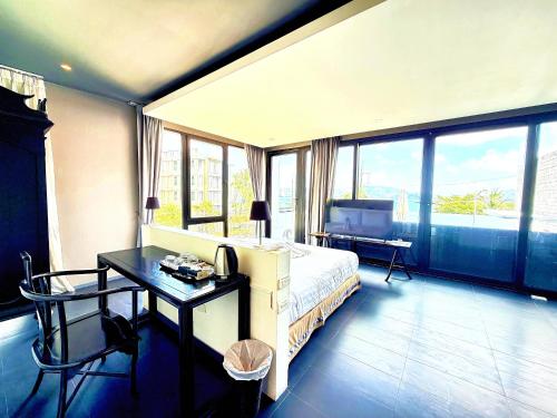 room detail thumbnail 0