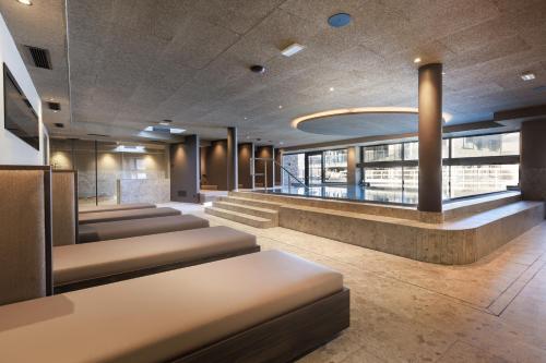Aparthotel Familiaris - Family Apartments - Pools & Spa in Dolomites 3