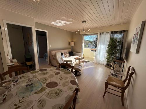 Appartement confortable proche plage avec balcon - Saint-Jean-de-Monts, 2 chambres, parking inclus - FR-1-224C-245