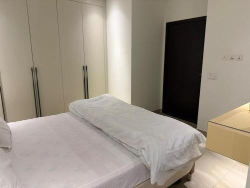 Aurum Apartments Gulberg Lahore Premium Stay LMY - image 8