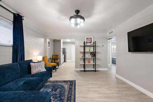 Chic 2BR Getaway with BBQ & EV Charger Sleeps 4 – khách sạn tại Sân bay Quốc tế Sky Harbor