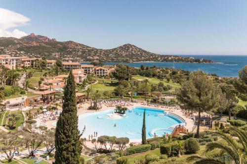 Magnifique vue sur la Mediterranee ! votre sejour d'exception vous attend in Saint-Raphael