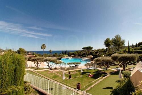 Magnifique vue sur la Mediterranee ! votre sejour d'exception vous attend in Saint-Raphael