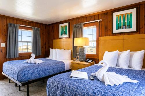 Sea Horse Inn and Cottages - image 21