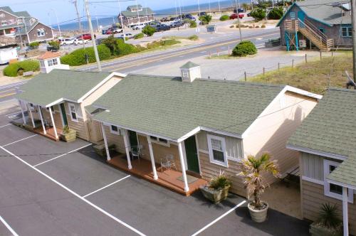 Sea Horse Inn and Cottages - image 40