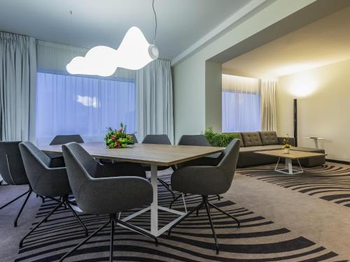 ศูนย์ธุรกิจ, โนโวเทล วรอคลอฟ เซนทรุม (Novotel Wroclaw Centrum) in โรคลอว์