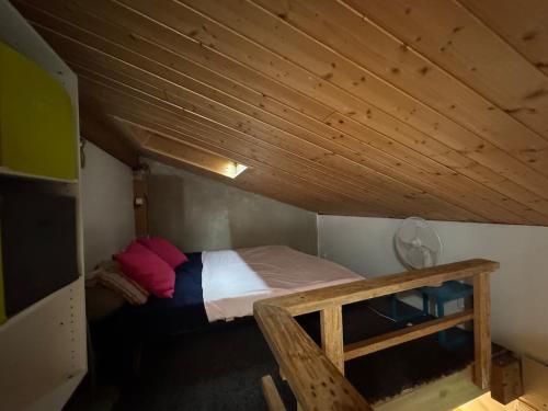 Bas Louis Mie - T3 avec 2 Chambres 2 Salles de Bain et Jardin in ボルドー