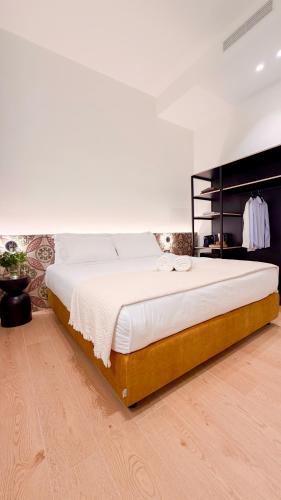 ARIA Collection Bari