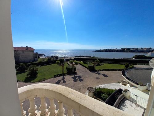 Royan - VUE MAGIQUE pour cet APPARTEMENT au 1er étage - Résidence du Golf