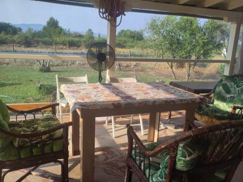 Rural Eco House - Garden and Veranda gîte à louer Ichthyotrofeío Koumpournoú