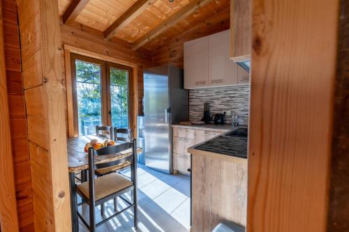 Dapur, Zabes Home in Virpazar
