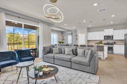 5 Bedrooms- 4,5 Bathrooms- Solterra 7291 Ol in Davenport, USA
