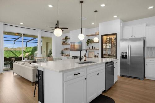 5 Bedroom- 4,5 Bathroom Solterra 7565 Os in Davenport, USA