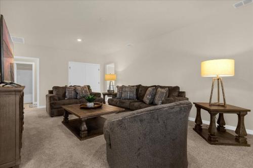 6 Bedrooms- 4,5 Bathrooms- Solterra 7639 Ol in Davenport, USA