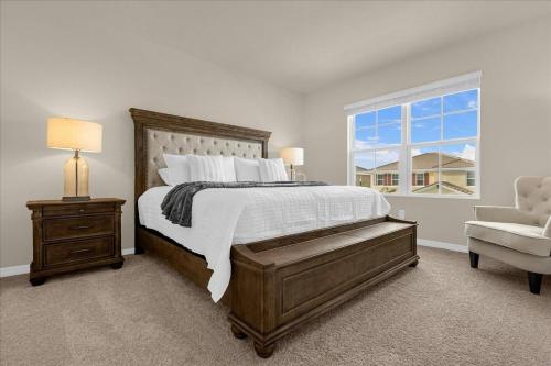 6 Bedrooms- 4,5 Bathrooms- Solterra 7639 Ol in Davenport, USA