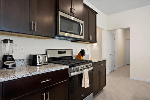6 Bedroom- 6 Bathroom Solterra 7623 Ol in Davenport, USA