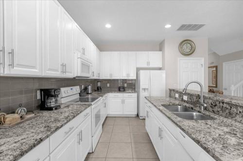 7 Bedrooms - 5 Bathrooms - Solterra 4035 Ol in Davenport, USA