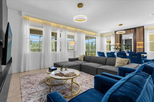 7 Bedrooms- 5 Bathrooms- Solterra 7684 Ol in Davenport, USA