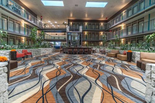 Bar/ Salón, Studio 6  Amarillo, TX – West Medical Center in Amarillo (TX)