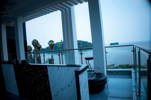 شرفة/ تراس, Kivu Hilltop beach Hotel & Apartment in Gisenyi