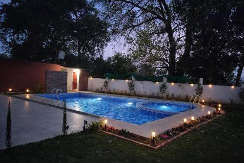 Swimming pool, Spacious Villa with Pool & Sunlit Living Spaces in Sarai Sahjadi