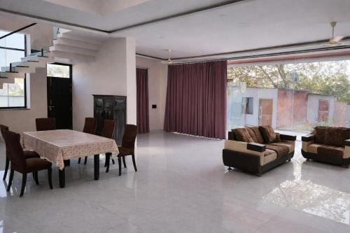 Spacious Villa with Pool & Sunlit Living Spaces in Sarai Sahjadi