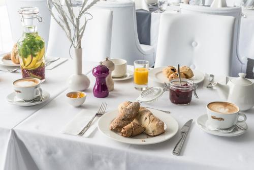 Aura Hotel Adults Only - image 4