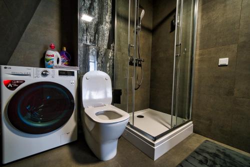 Modern Central Riga Apartment with Balcony, Gym, Parking & AC, Riga (fotografie 6)