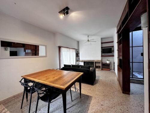 Casa amplia, céntrica y con garage en Junin, BA