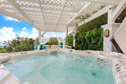 Villa Serena Water Island in Sent Tomas
