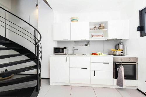 keuken, Villa Sun House with Rooftop Jacuzzi & Sea View - Happy Rentals in Dragove