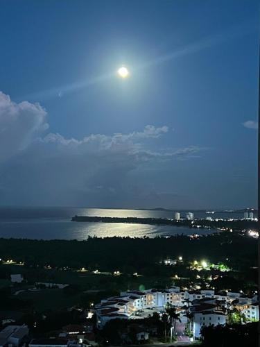 Panoramic Ocean Views 1BR Near Beach & El Yunque in 里奧格蘭德